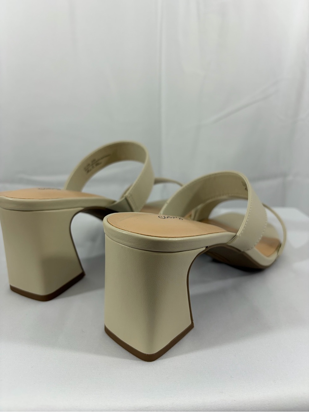 NWT Easy Street Women's Size 10W Beige Double-Strap Block Heel Mules - Picture 4 of 7